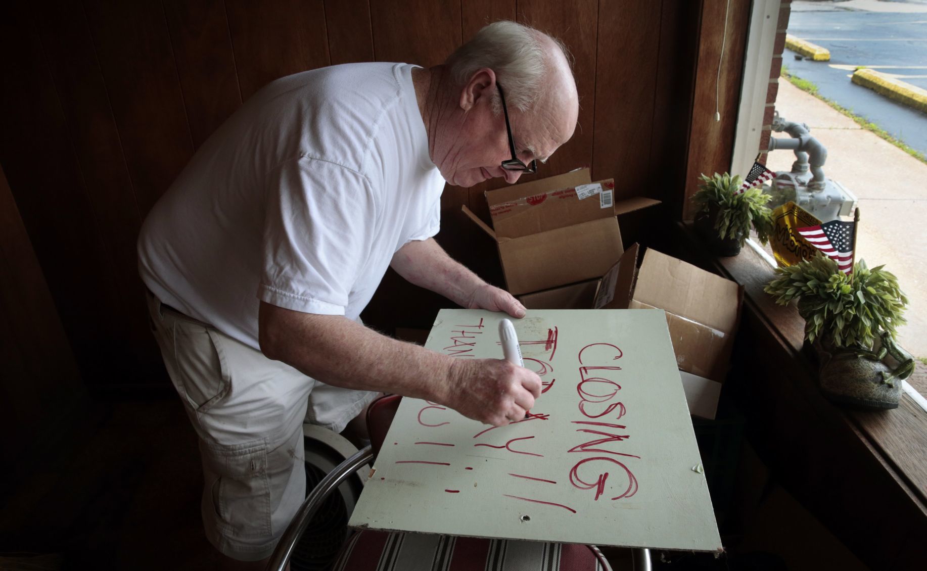 Fifty years an Affton cobbler, John's Shoe Repair disappears